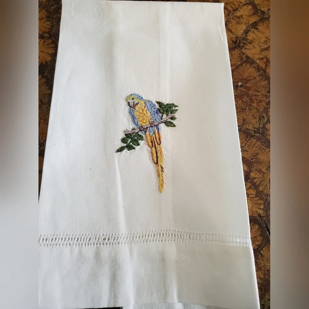 Vintage Colorful Embroidered Parrot Design Vintage Linen - Picture 2 of 4